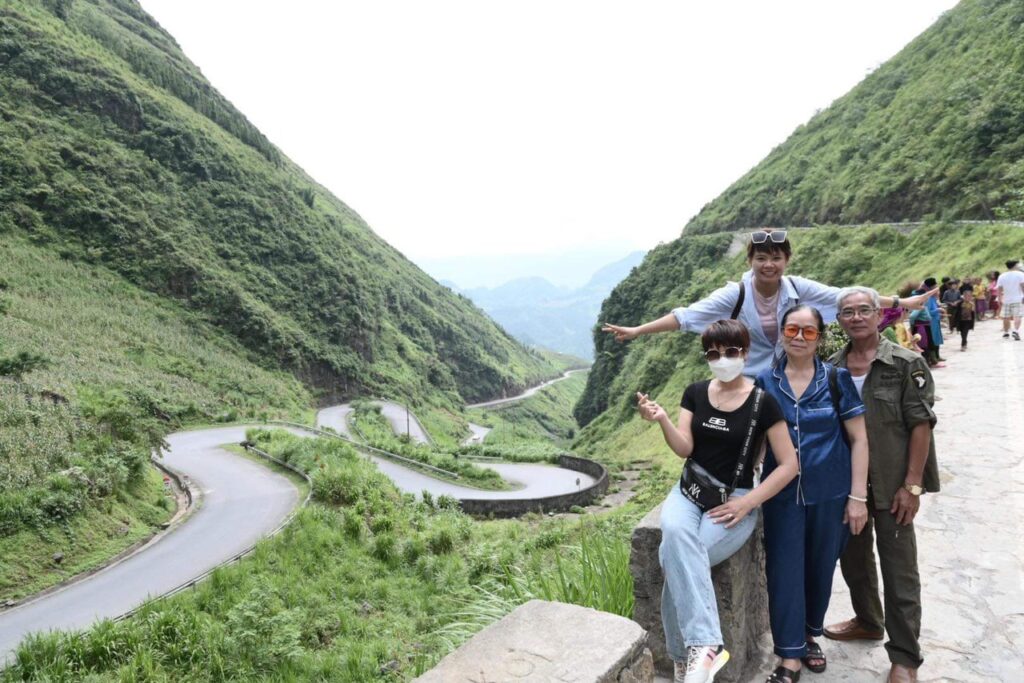 Cat Ba island to Ha Giang, by LOCAL Sleeper Bus Departure 15.30pm