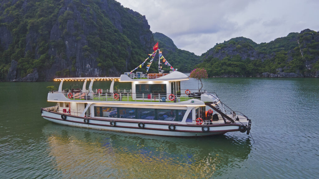 Cat Ba Half-Day Cruise 