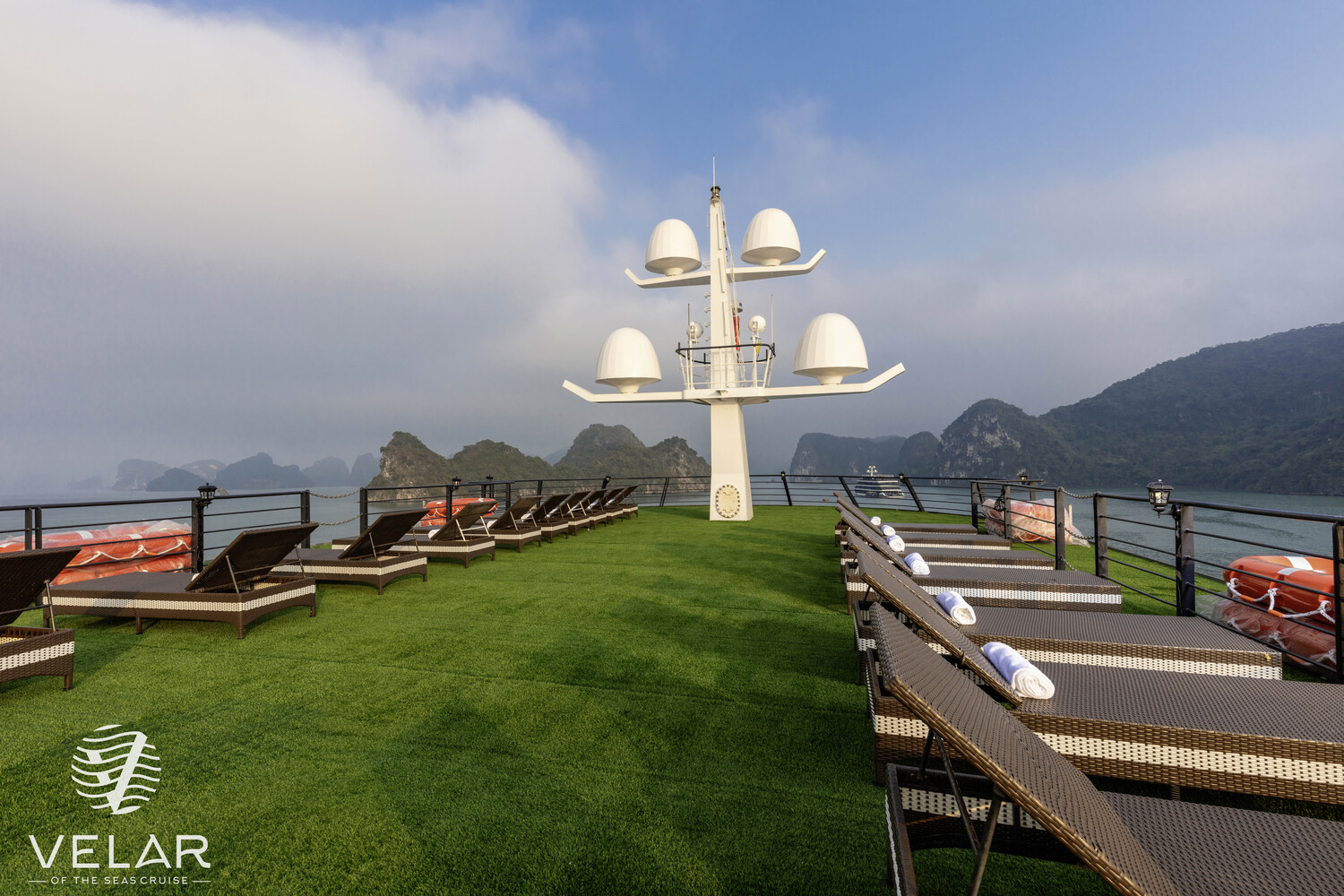 Velar Of The Seas Cruise – Halong Bay – Lan Ha Bay