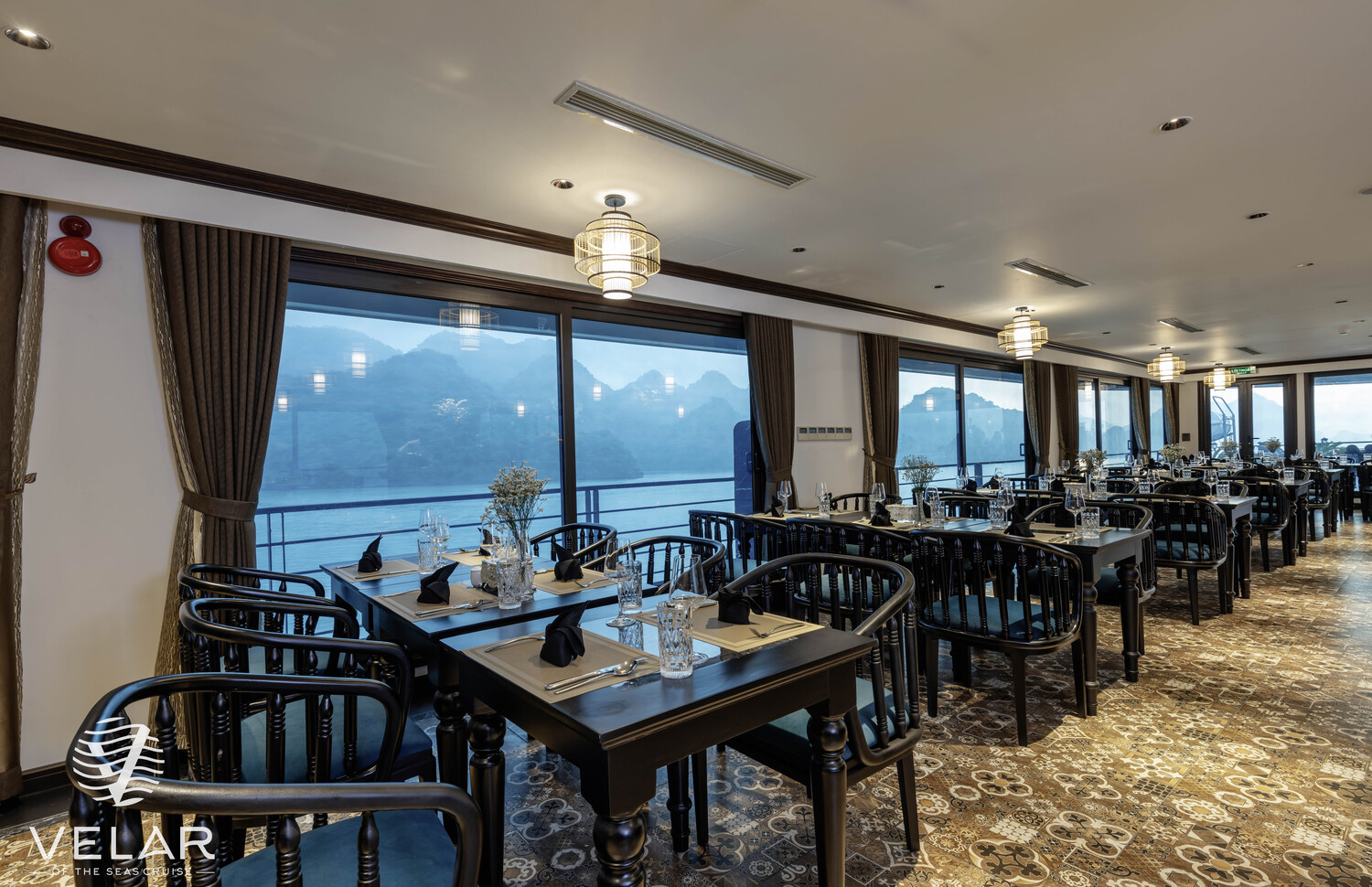 Velar Of The Seas Cruise – Halong Bay – Lan Ha Bay