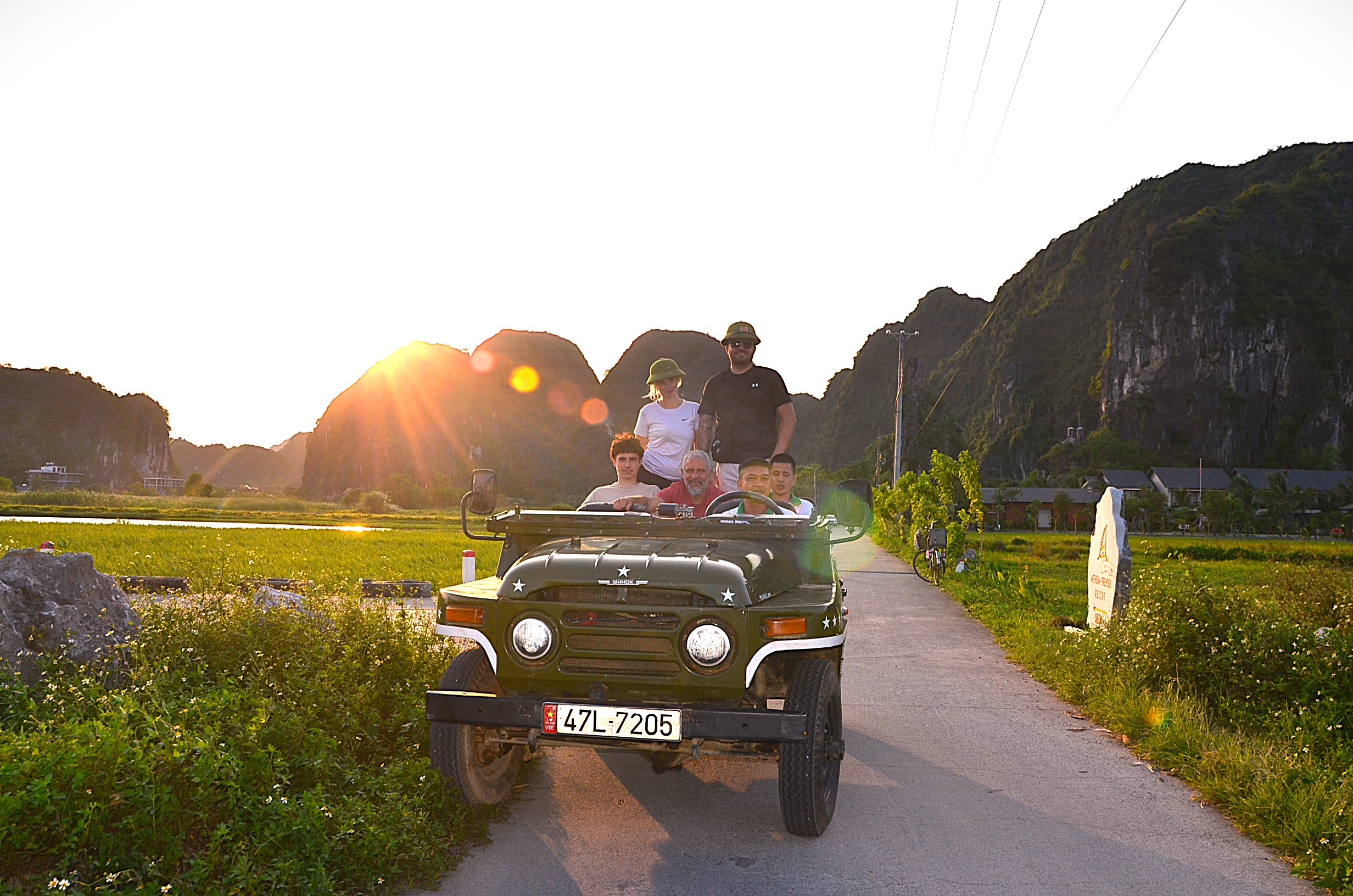 Ninh Binh Sunset Jeep Tour