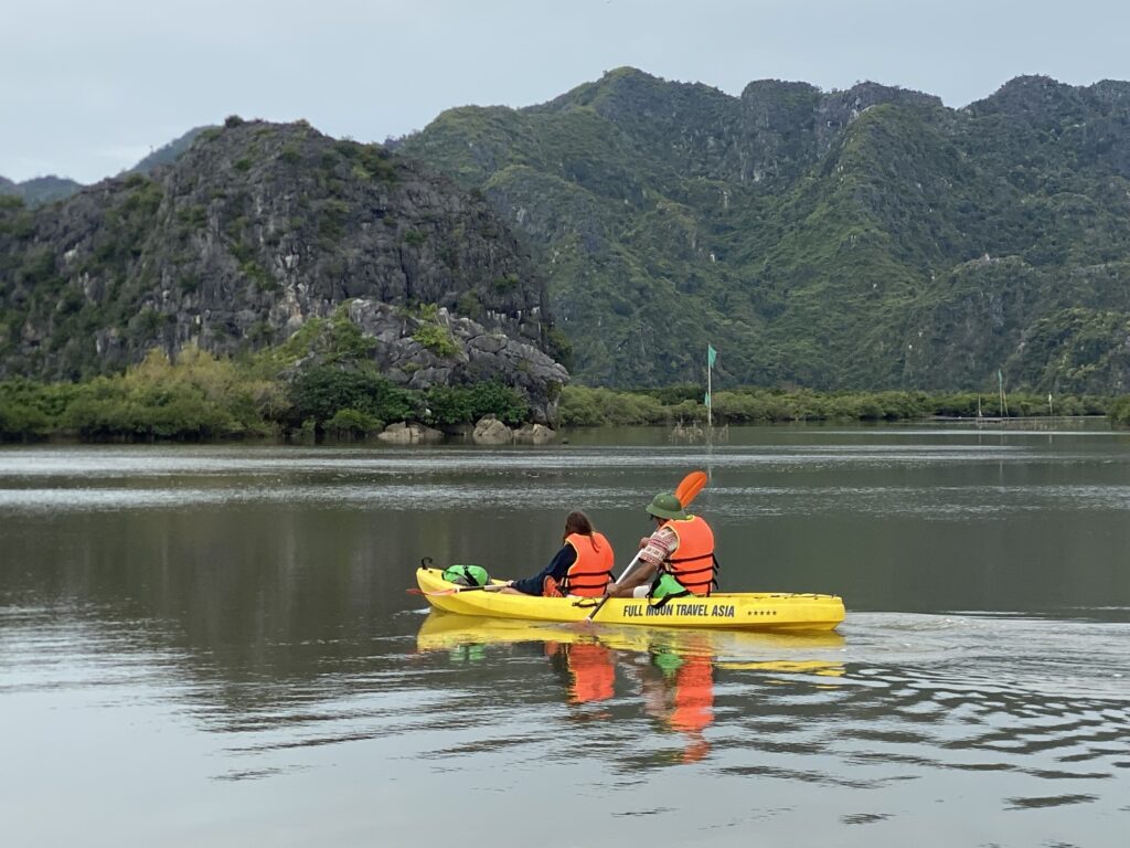 Cat ba Kayaking Tour