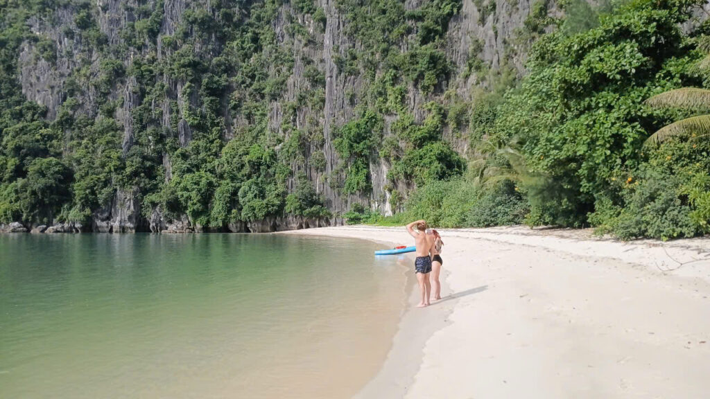 Lan Ha Bay Quiet Beach in Kayak Tou